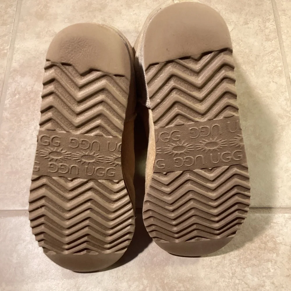 Ugg Y2K Tan Men’s Boot Size 9